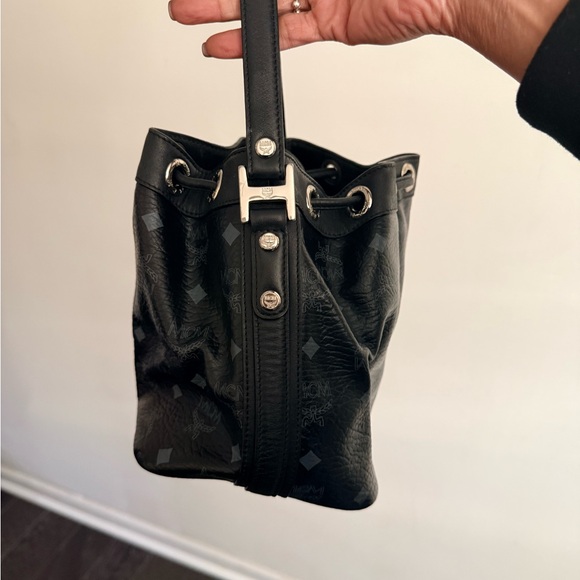 MCM Black Leather Shoulder Bag - Picture 3 of 7